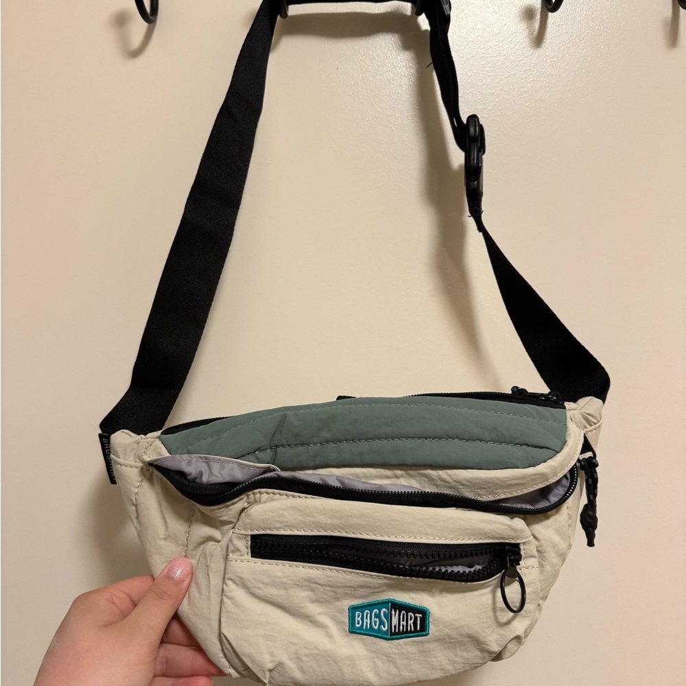 BAGSMART Paz Fanny Pack